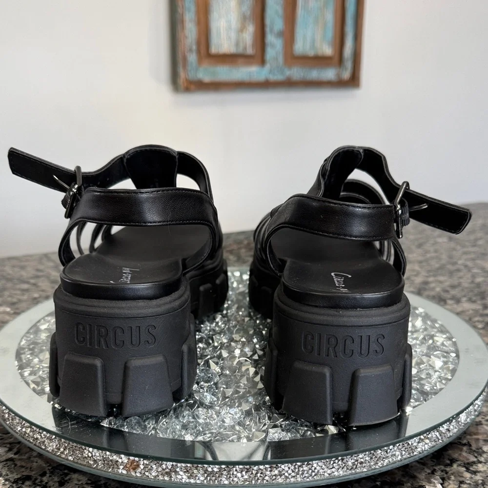 Circus NY Black Platform Sandals NEW 10